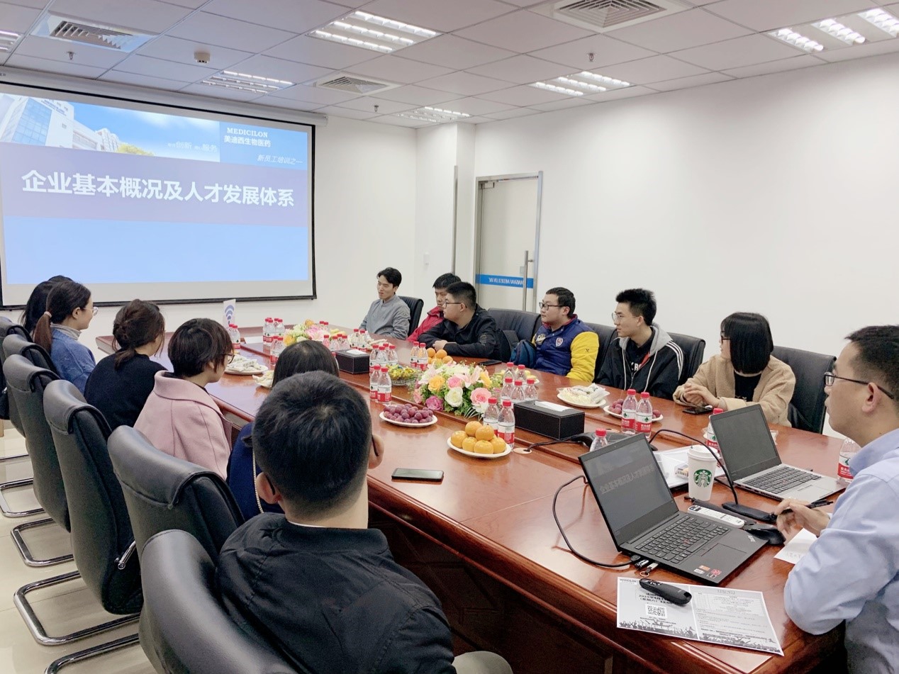 走进米乐YY易游，，，，，，，与学子共话生长