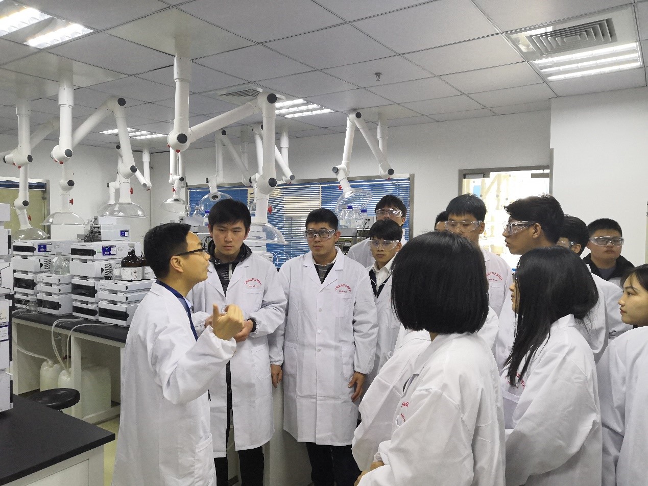 走进米乐YY易游，，，，，，，与学子共话生长